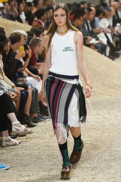 Look 13